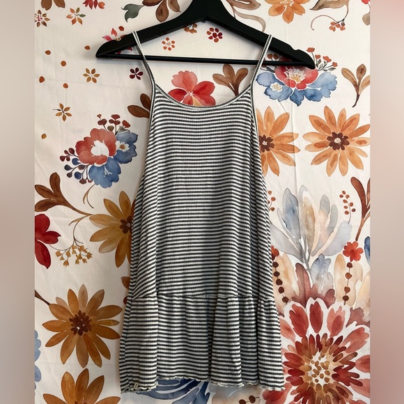 American Eagle Soft Sexy M Tank Extra Slim Ecru Black Striped Ruffle Preppy Rib - Picture 3 of 6